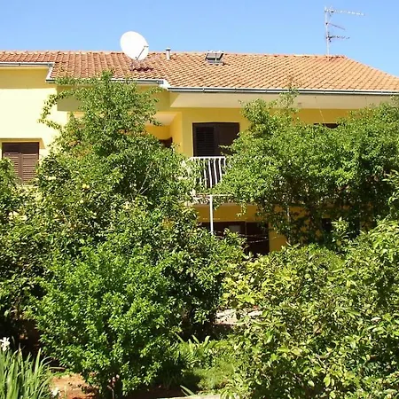 Runac * Stari Grad (Hvar)