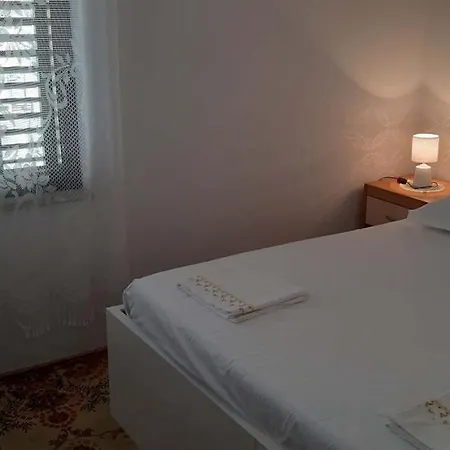 Runac Stari Grad (Hvar)